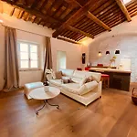 Della Scala Apartman *